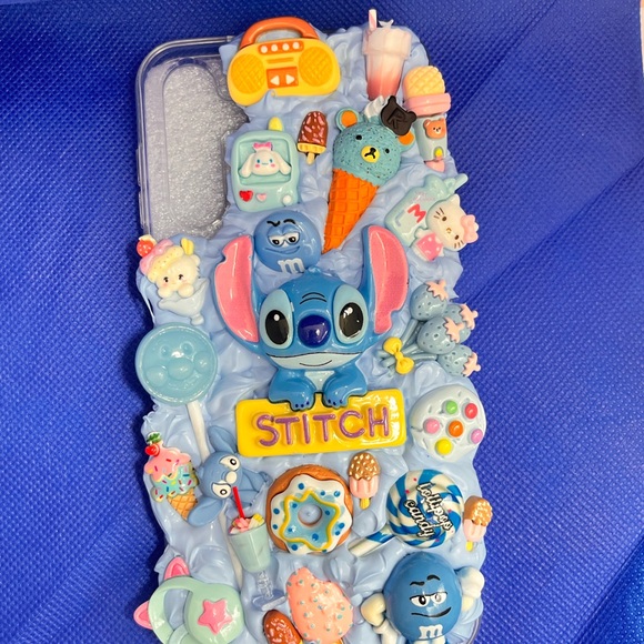 Blue Stitch-Themed Decoden phone case - Picture 3 of 9